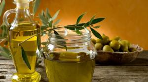 Olivový olej: Víte, podle čeho v obchodě poznat opravdu kvalitní i kde ho skladovat?