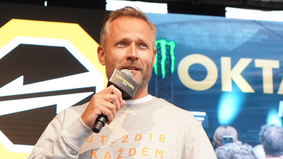 Moderátor Ondřej Novotný: “Budeme mít další dítě!”  Manželka Renata dělá, že o ničem neví!