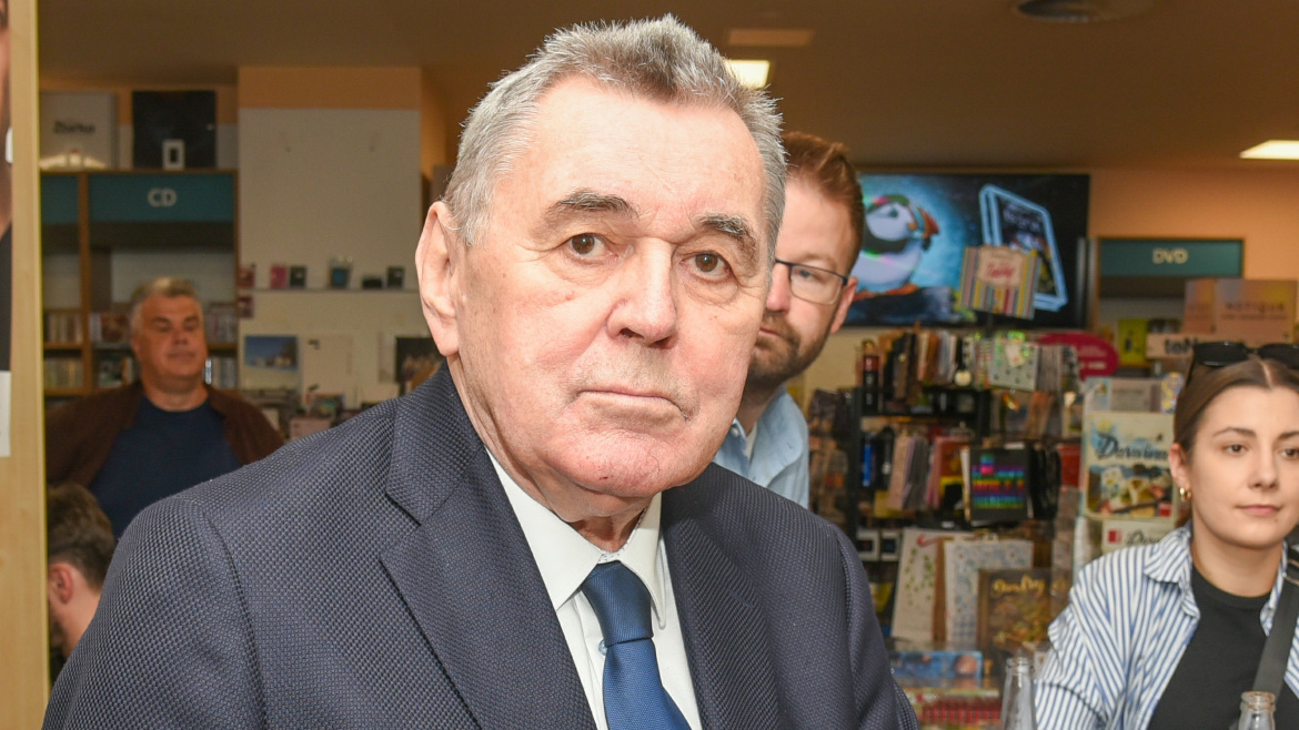 Po Američance, manželka z Kyjova. Legendární hokejista Václav Nedomanský prozradil, jak se seznámili